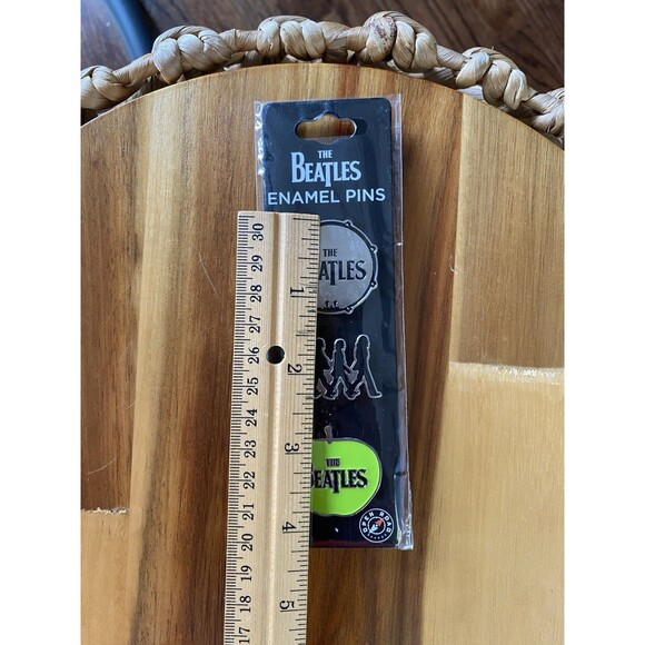 NEW! The Beatles Pins Set 3 Pins In Set Brand New Rock n Roll Jewelry - Picture 4 of 4